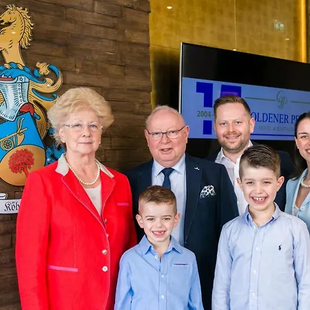 金色弗拉格餐厅酒店 酒店 4*