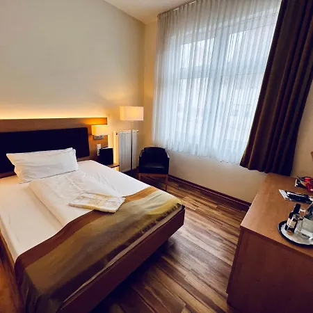 호텔 & Restaurant Goldener Pflug 루드빅스부르크