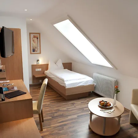 金色弗拉格餐厅酒店 酒店