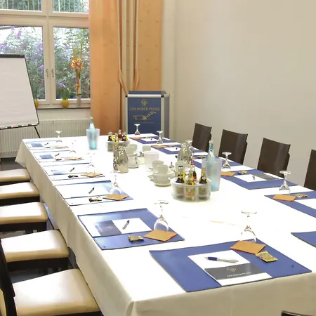 & Restaurant Goldener Pflug فندق