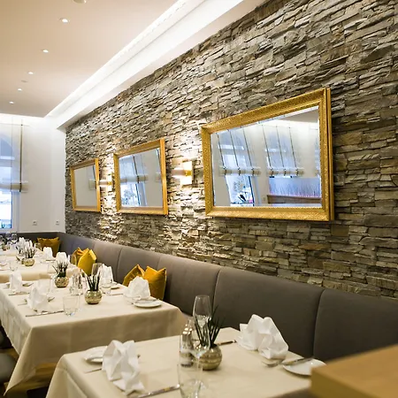 金色弗拉格餐厅酒店