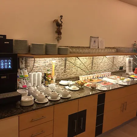 金色弗拉格餐厅酒店