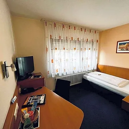 & Restaurant Goldener Pflug Hotel