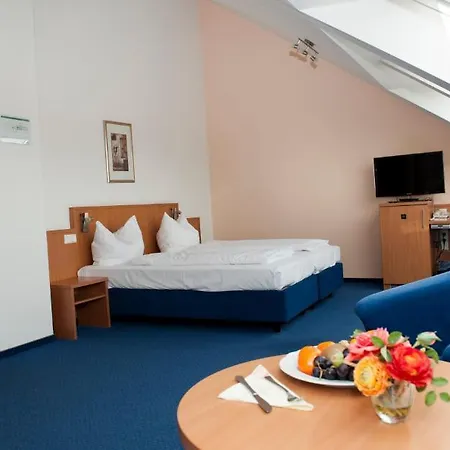 金色弗拉格餐厅酒店 酒店 4*