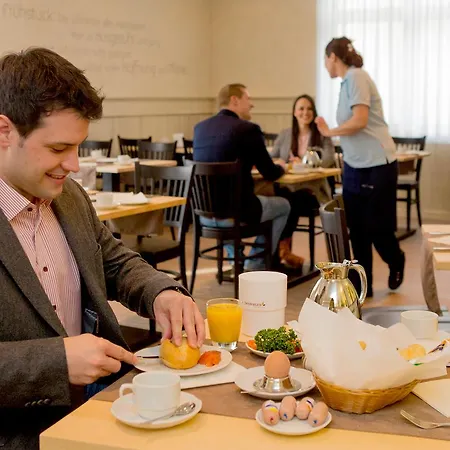 金色弗拉格餐厅酒店