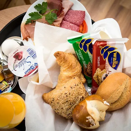 & Restaurant Goldener Pflug لودفيغسبرغ