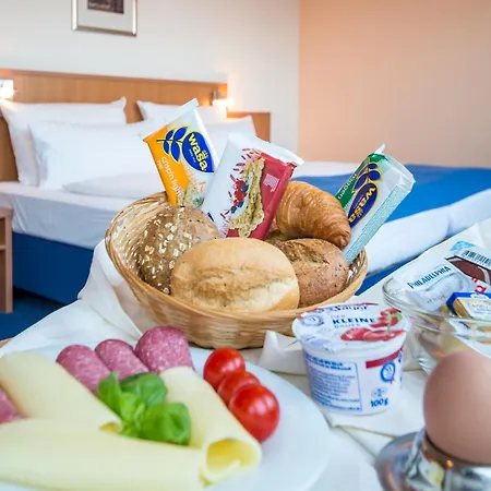 金色弗拉格餐厅酒店 酒店 4*