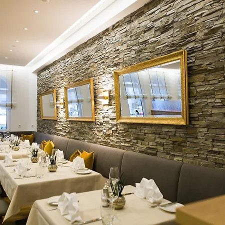 Hotel & Restaurant Goldener Pflug 4*