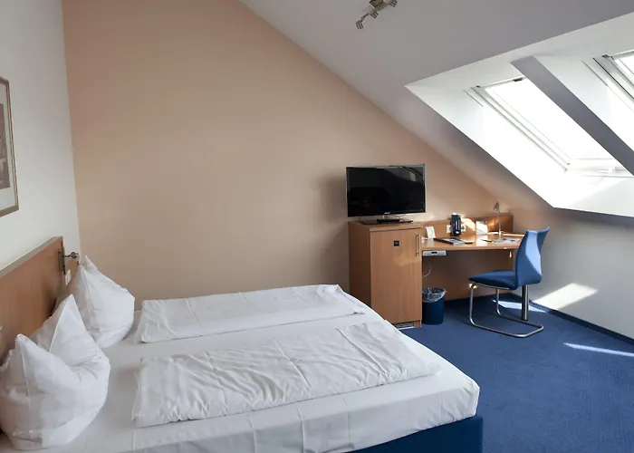 & Restaurant Goldener Pflug Otel Ludwigsburg