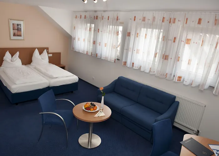 & Restaurant Goldener Pflug Otel