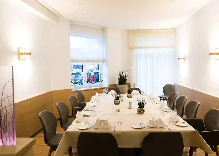 & Restaurant Goldener Pflug Otel Ludwigsburg