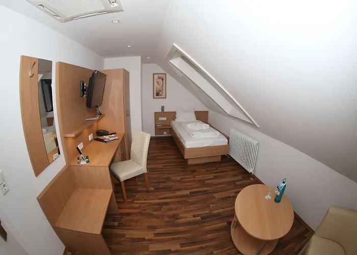 & Restaurant Goldener Pflug