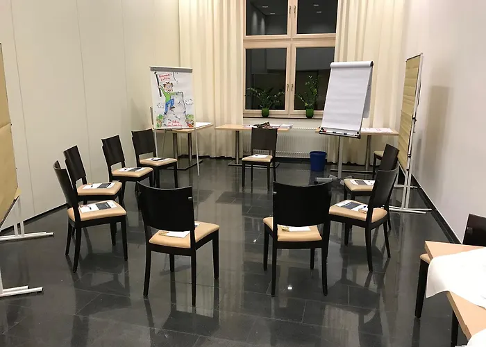 & Restaurant Goldener Pflug Otel Ludwigsburg